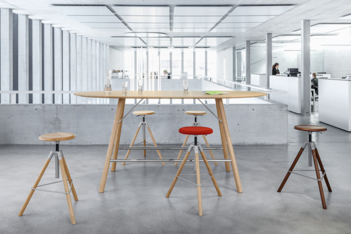 Girsberger Modell 112 Atelierhocker hoch – Bild 2